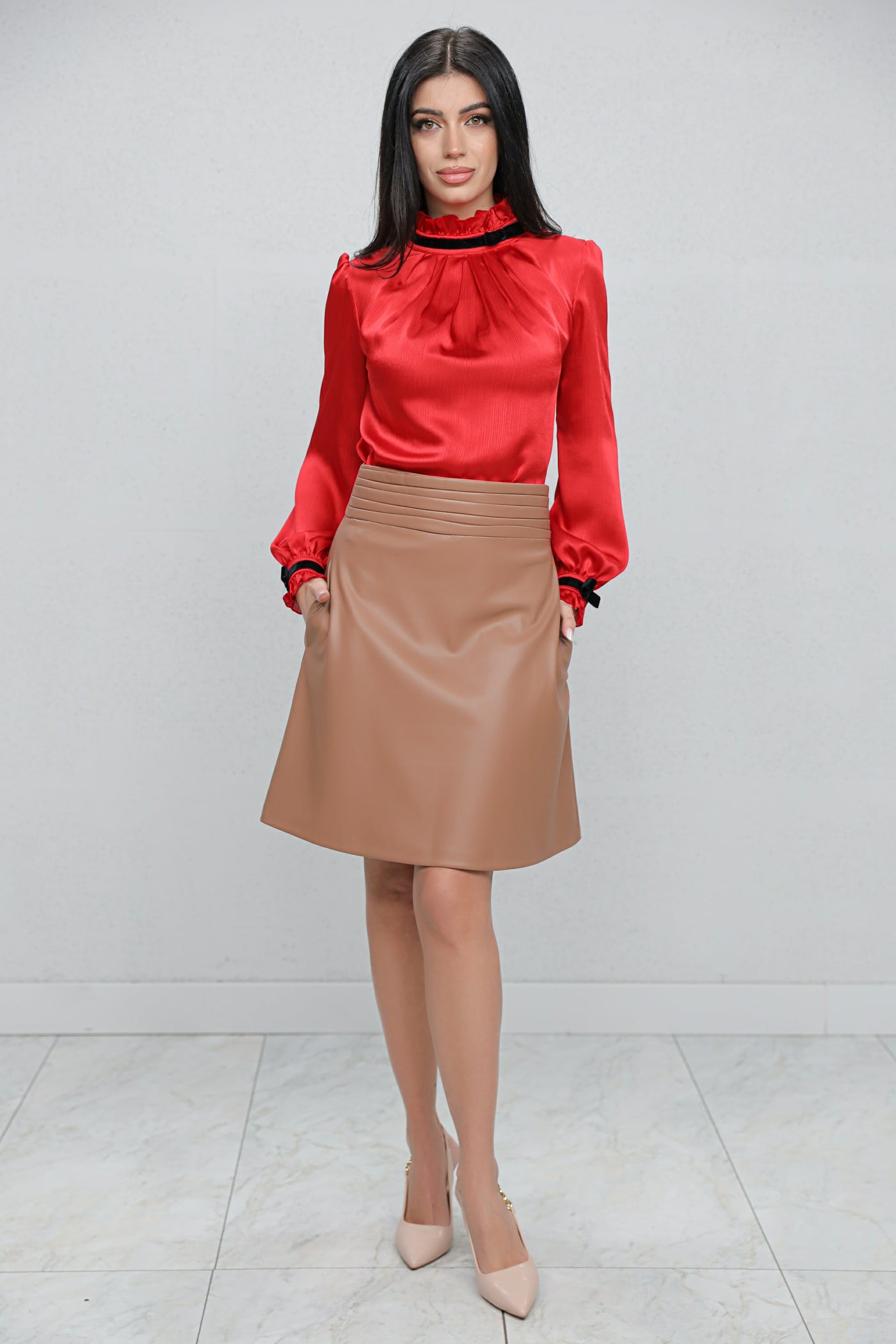 Fusta MBG bej din piele ecologica cu talie inalta si pliuri