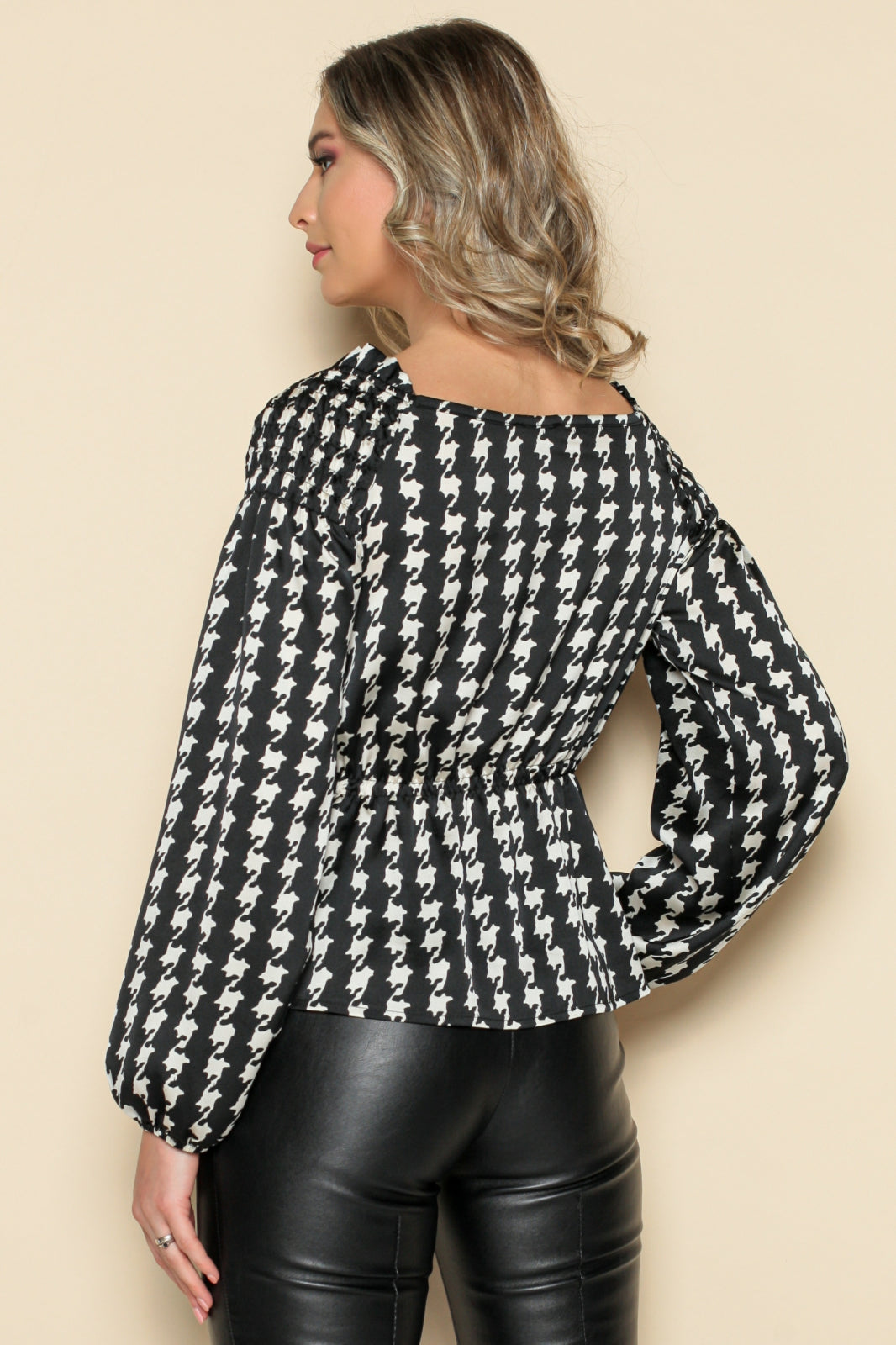 Bluza MBG neagra cu imprimeu picior cocos