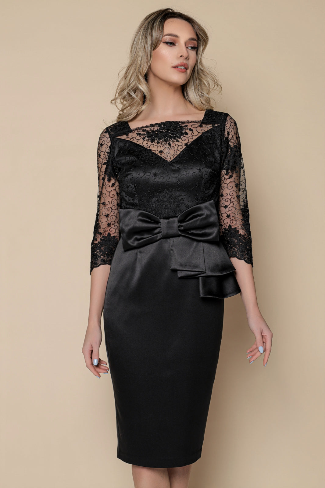 Rochie MBG neagra cu peplum lateral si funda maxi