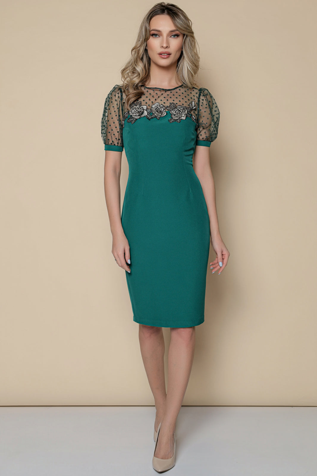 Rochie MBG verde cu platca din tulle cu buline si broderie